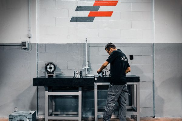 macchine-componenti-industriali-lavorazione-torino Lo staff - 8